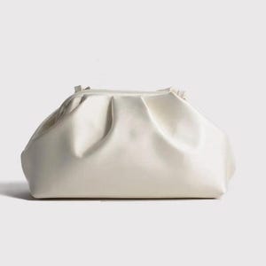 Bridal ivory satin purse … wedding bag.. white bride bag.. wedding hand bag .. satin evening bag.. satin wedding bag..