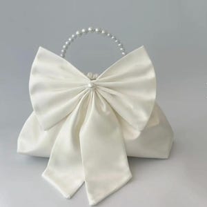 Bridal satin bow purse … wedding bag.. white bride bag.. wedding hand bag .. satin evening bag