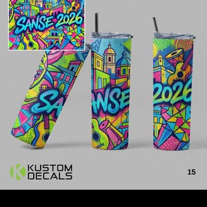 Può includere: Un set di tre bicchieri in acciaio inossidabile con un colorato design in stile graffiti. Il design include edifici, chitarre e il testo "SANSE 2026" in colori vivaci. I bicchieri hanno una cannuccia e un coperchio.
