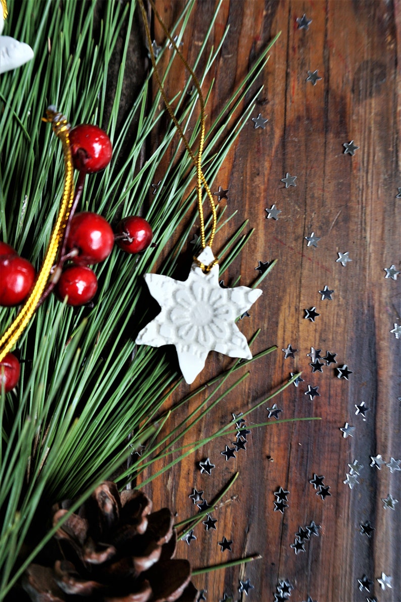 Handmade white ceramic with flower pattern for Christmas decorations Set of 4 star Christmas ornament Christmas gift