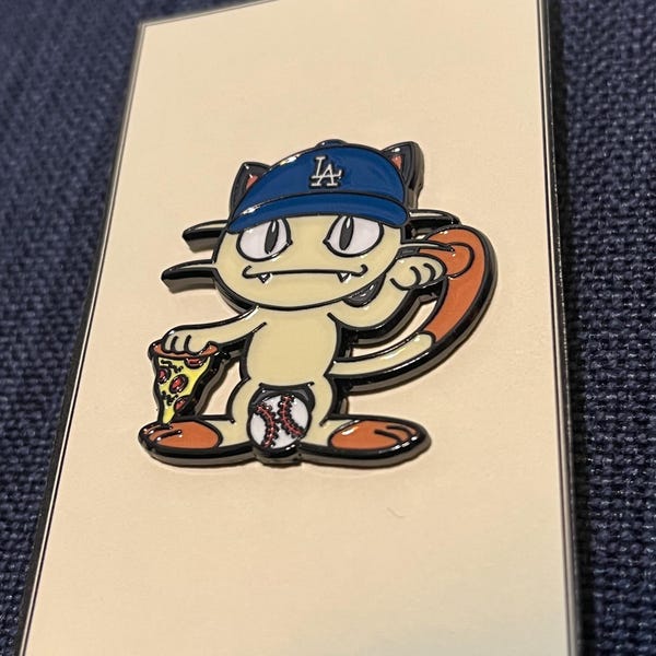 Meowth enamel pin lucky cat