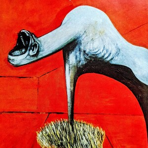 以下が含まれることがあります： 赤い背景に、口を開けた歪んだ人型の姿が描かれたシュールな絵画。足元には黒と黄色の筆跡が散らばっている。