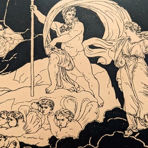 Puede incluir: Una ilustración en blanco y negro de una escena de la mitología griega. Una figura masculina con barba y un bastón se encuentra de pie sobre una roca, mientras que una figura femenina con ropas fluidas se encuentra detrás de él. Varias figuras más pequeñas se representan en las nubes de abajo.