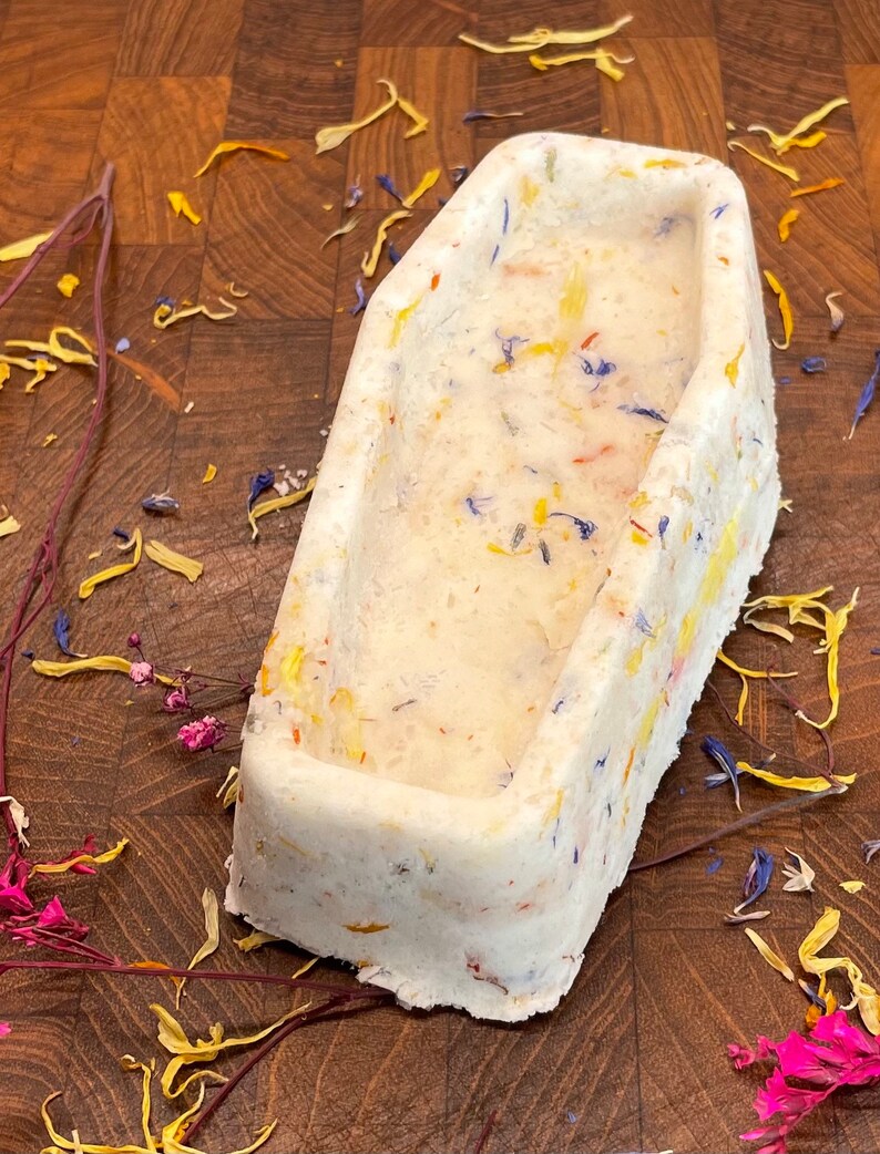 Spring Witch Bath Bomb image 3