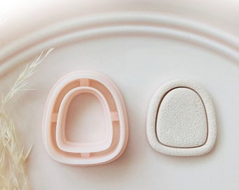 Outil de découpe pour pâte polymère en forme de dôme : outil pour bordure abstraite en argile