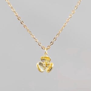 Gold Plated Flower Necklace, Dainty Flower Necklace, Vintage Flower Necklace, Classy Flower Necklace, Gold Flower Jewelry, Flower necklace