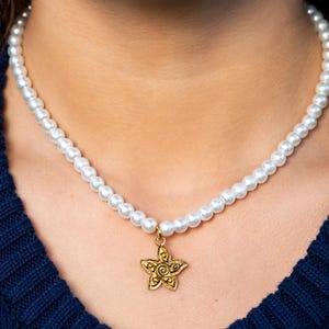 Pearl Necklace, Star Necklace, Star Pearl Necklace, Vintage Pearl Necklace, Pendant Pearl Necklace, Charm Pearl Necklace, Star Pendant