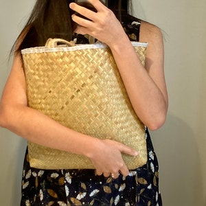 Straw tote bag