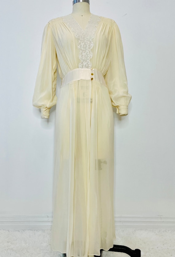 Romantic 1930’s Robe