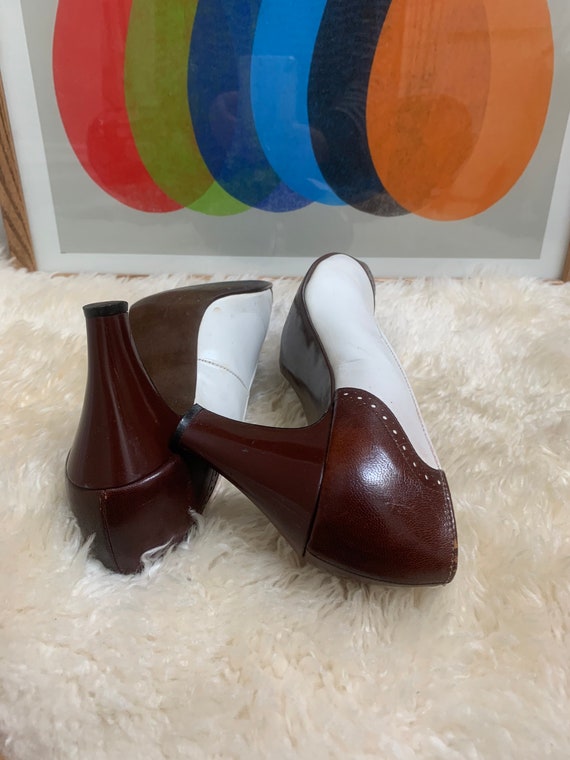 1970’s White and Brown Pumps size 5 - image 7