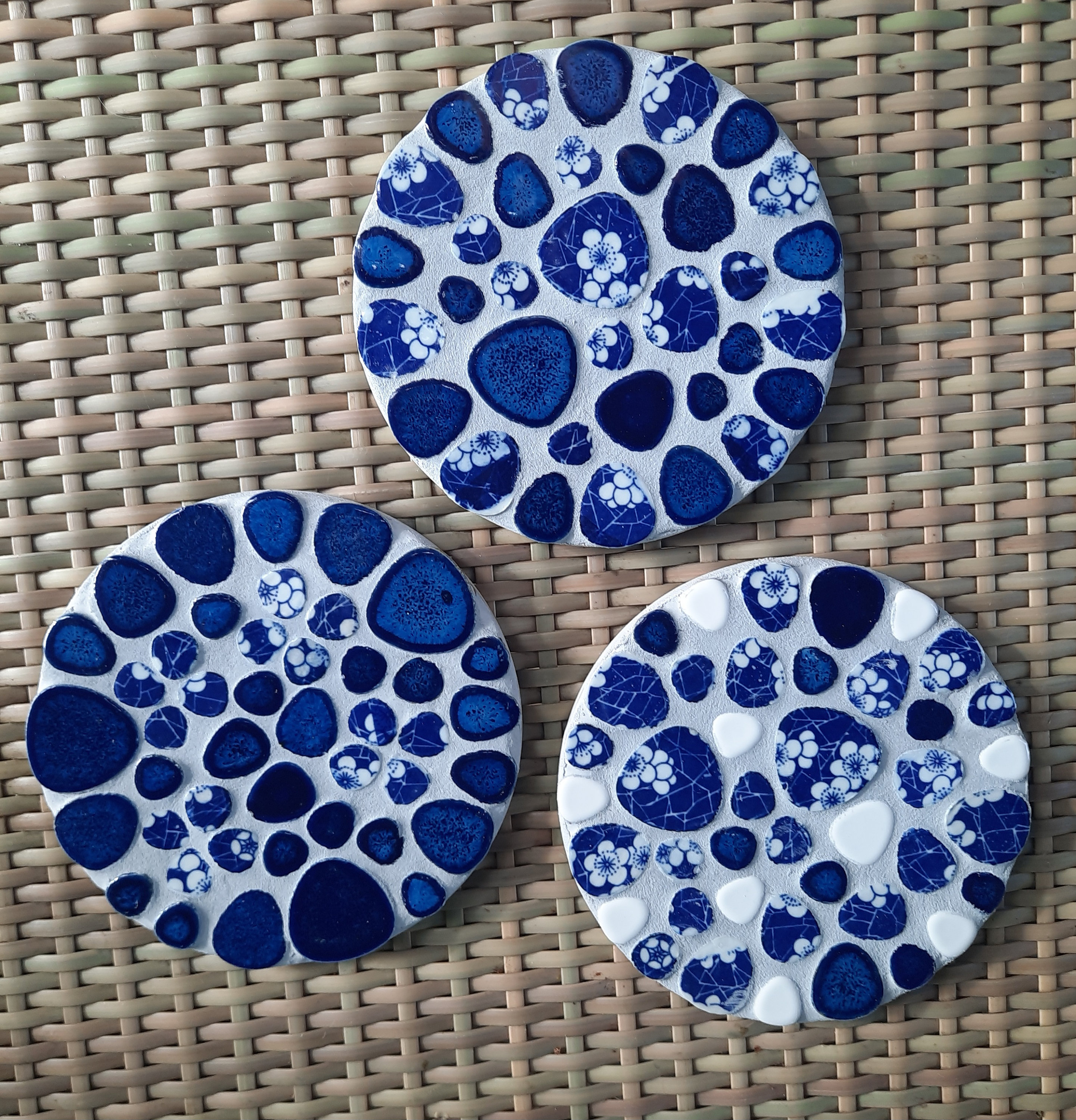 Stonebriar Dessous De Plat Cœur Avec Pieds Caoutchouc - Trivet Fonte Bleue Vintage Campagne