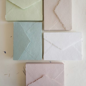 Sobre de borde de deckle hecho a mano, papel de sobres de trapo de algodón hecho a mano, papel de invitación, papel de caligrafía, papel hecho a mano,