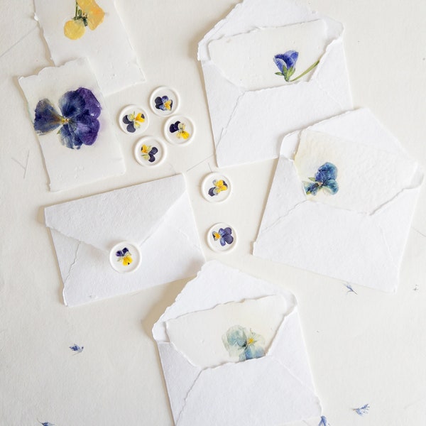 Pansy Pressed flower card,  pressed flower stationary ,violet  Invitation Paper, Calligraphy Paper, Papier Fait Main, handmade envelope