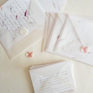 SET DI CINQUE, buste di pergamena con carta fatta a mano, AsterFlower, vero fiore pressato A5 e A6, carta per inviti, carta a getto d'inchiostro, Papier Fait Main