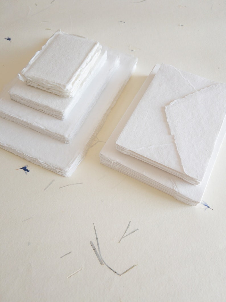 Pack of 10 Assorted sizes WHITE DECKLE EDGE Paper, multiple sizes Handmade paper and envelope, Handmade Cotton Rag Envelopes, papier coton image 1