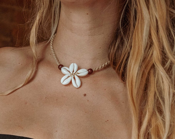 Surf Flower Macrame Shell Necklace, Shell Macrame Necklace, Macrame Jewelry, Boho Necklace, Beachy Necklace, Beachy Shell Jewelry, Bohemian