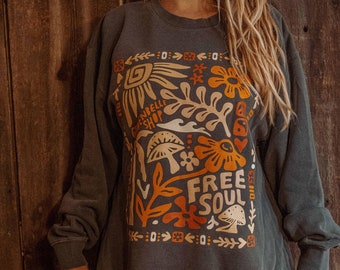 FREE SOUL Crewneck, Hippie Boho Free Spirit Style Oversized Vintage Crewneck, Earthy Mushroom Nature Surf Coastal Inspired Sweatshirt