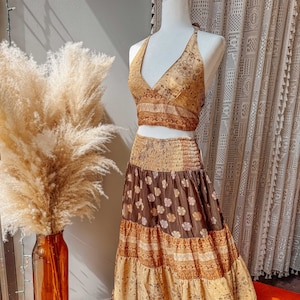 Conjunto de 2 piezas: bralette hippie bohemio terroso Solstice©, top y falda Sun Moon marrón suave, top halter XS-2/3X y top de festival de verano.