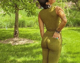 Bio-zertifizierte EcoVero Yogahose, trägerloser Yoga-Jumpsuit, hohe Taille, faltbarer Bund Gesäßtasche Booty Yogahose, Flare Leggings