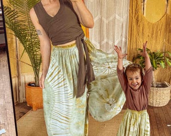 Pantaloni da genio per uomo e donna, pantaloni fluidi Boho Fesival, pantaloni harem unisex hippie gialli tie-dye XS-5X fatti a mano Free Spirit, pantaloni da yoga