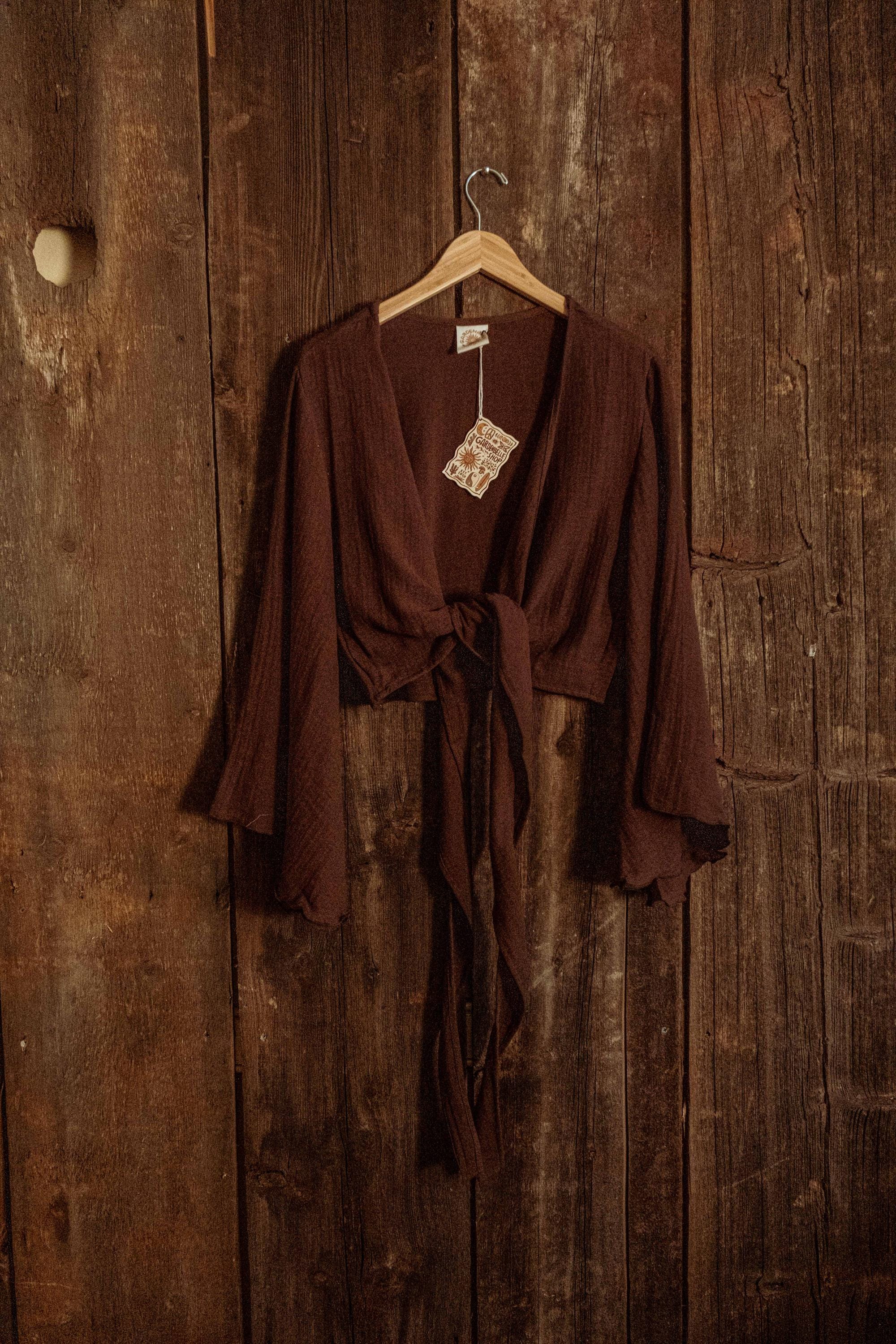 Mystique Short Sleeve Wrap Top | Sustainable Vegan Silk – niLuu