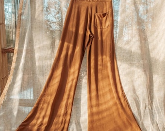 Bio-zertifizierte EcoVero Yogahose, trägerloser Yoga-Jumpsuit, hohe Taille, faltbarer Bund Gesäßtasche Booty Yogahose, Flare Leggings