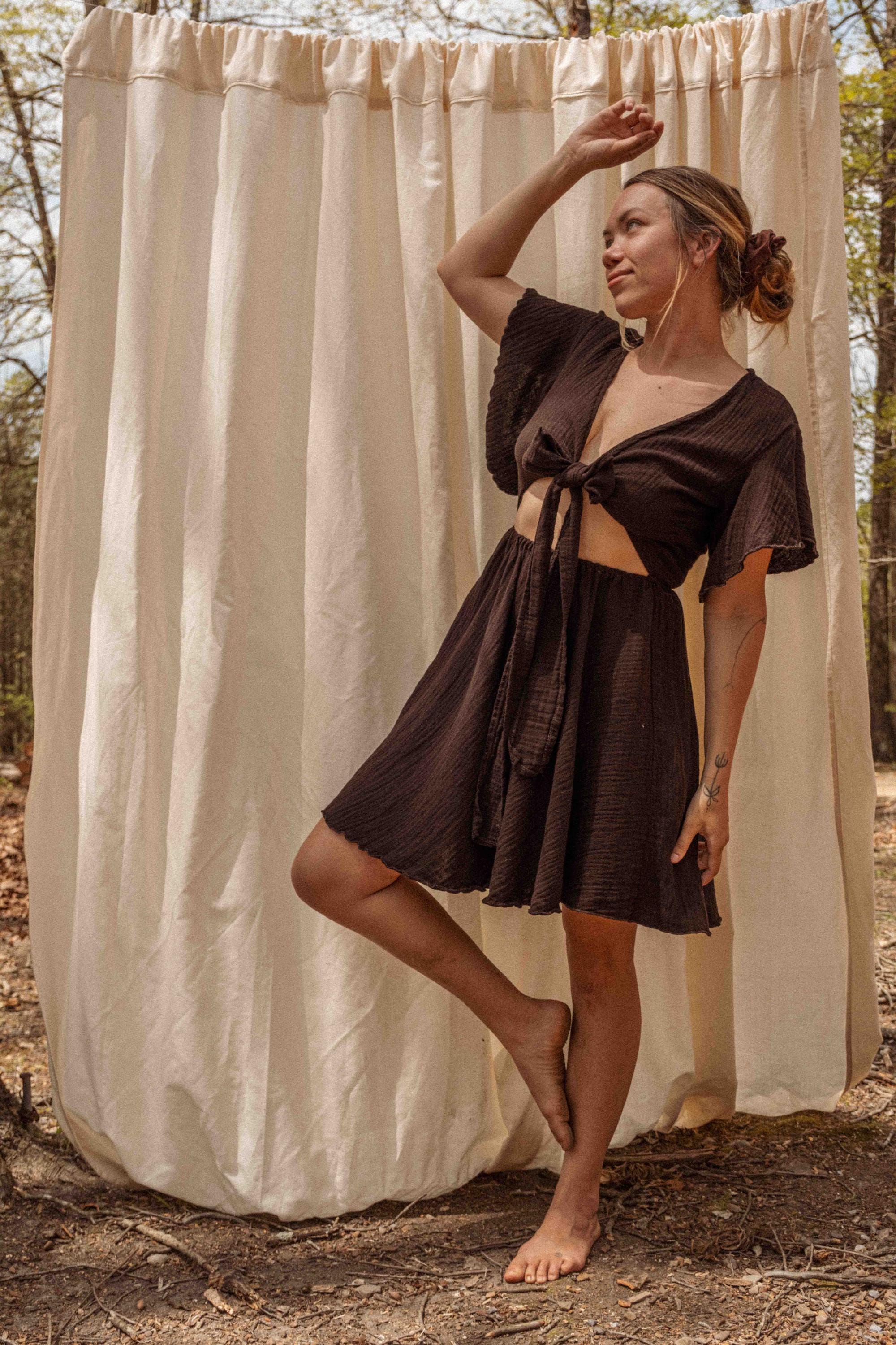 Beachy Boho Bio-Baumwolle Bambus Kleid mit Schnürung vorne, Fließendes Frühlingskleid Kurzarm Wickeltop Midi Pullover, Fließende Naturfaser Sommer XS-3X
