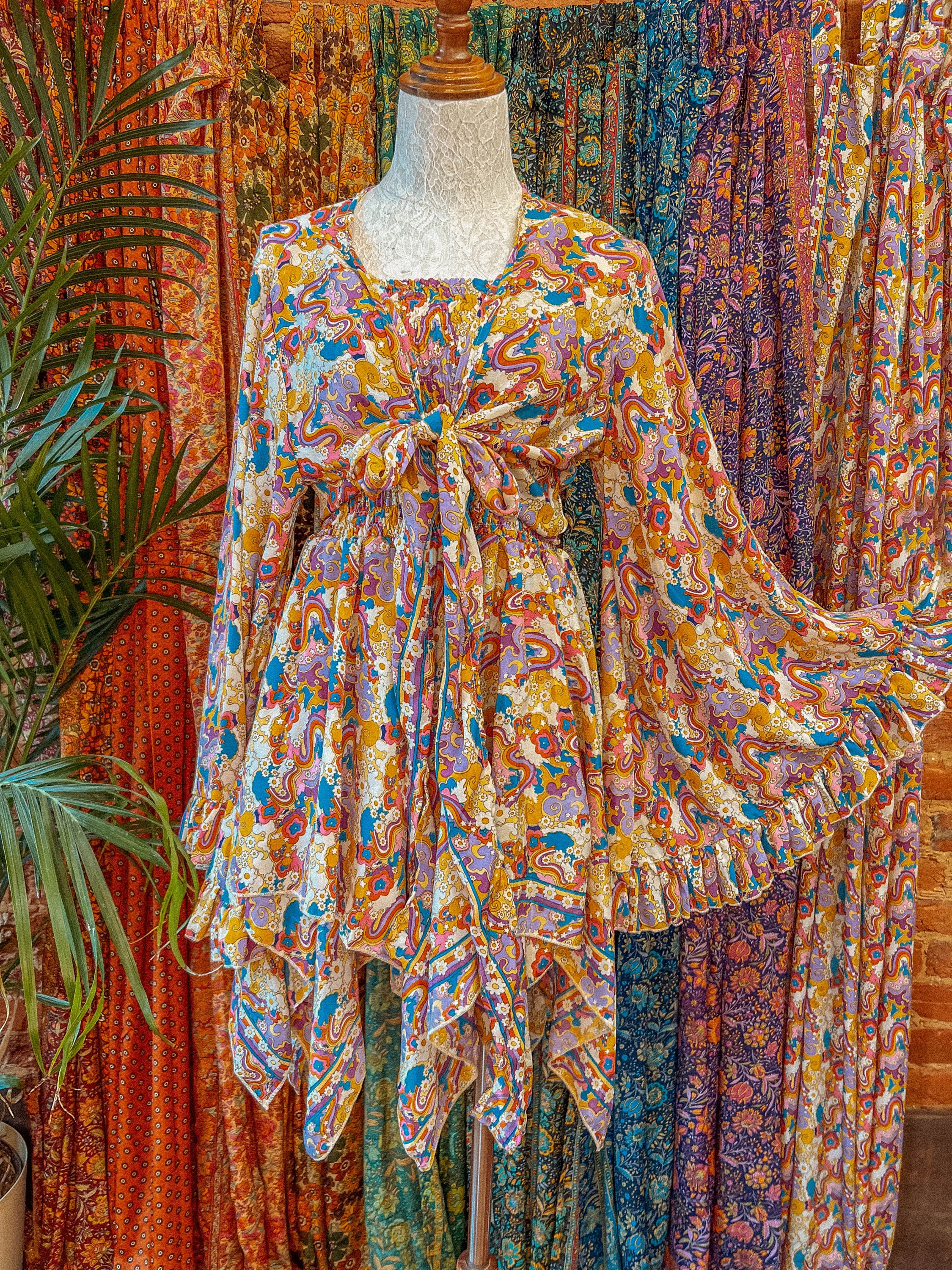 Psychedelic Hippie 2 Piece Dress Outfit Set, 70s Style Bell Sleeve