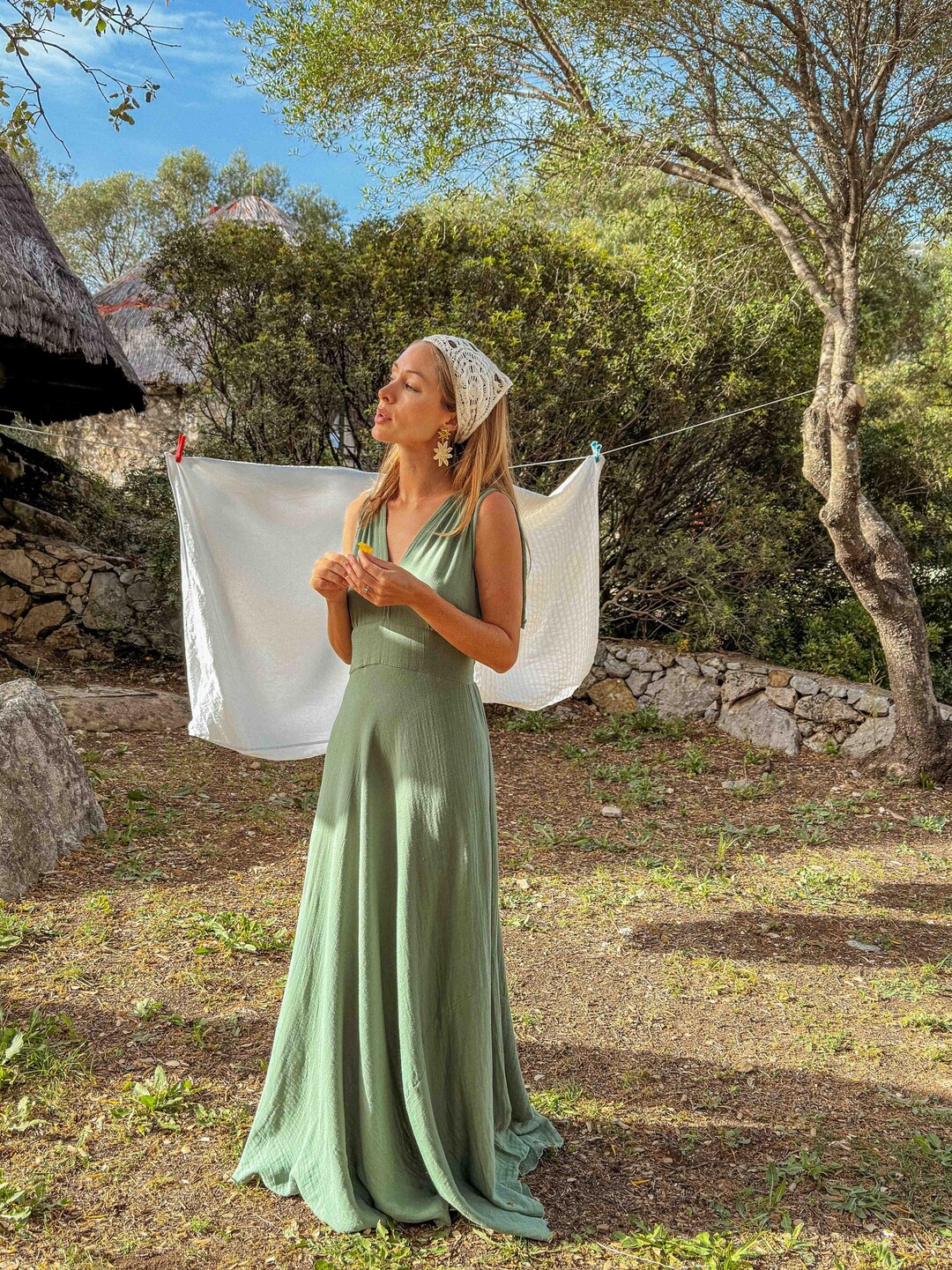 sweetheart neckline cocktail dress strapless Emerald Green Prom Dresses With Slit Neck Evening – Viniodress Concerts Perfect for making a SILVER BEADED BRIDESMAID DRESS Color:Natural/Black