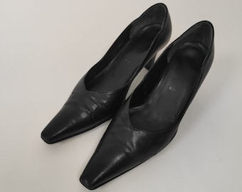vintage jaren '90 zwarte puntige leren pumps maat 6,5 jaren '90 retro oude school hakken schoenen zwarte puntige leren maat 39-40