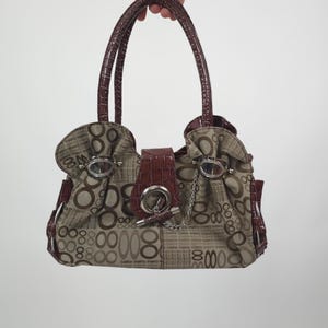 Bolso vintage Y2K con hebilla de letra marrón, pequeño bolso de piel sintética, estilo retro de los años 2000, con hebilla de letra marrón, pequeño bolso de piel sintética.