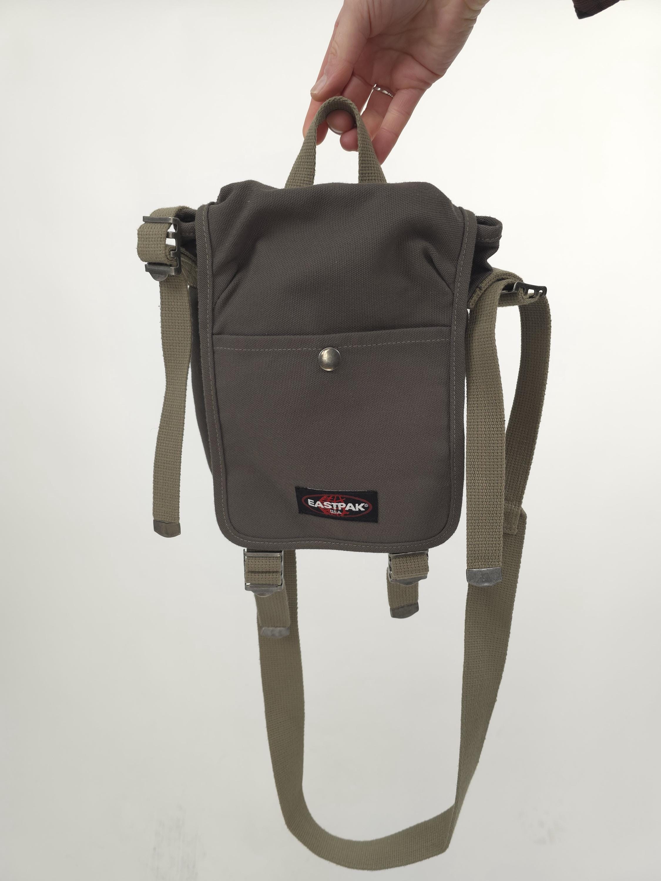 eastpak ショルダーバッグ　made in usa y2k EASTPAK イーストパック Y2K スカル柄 ショルダーバッグ