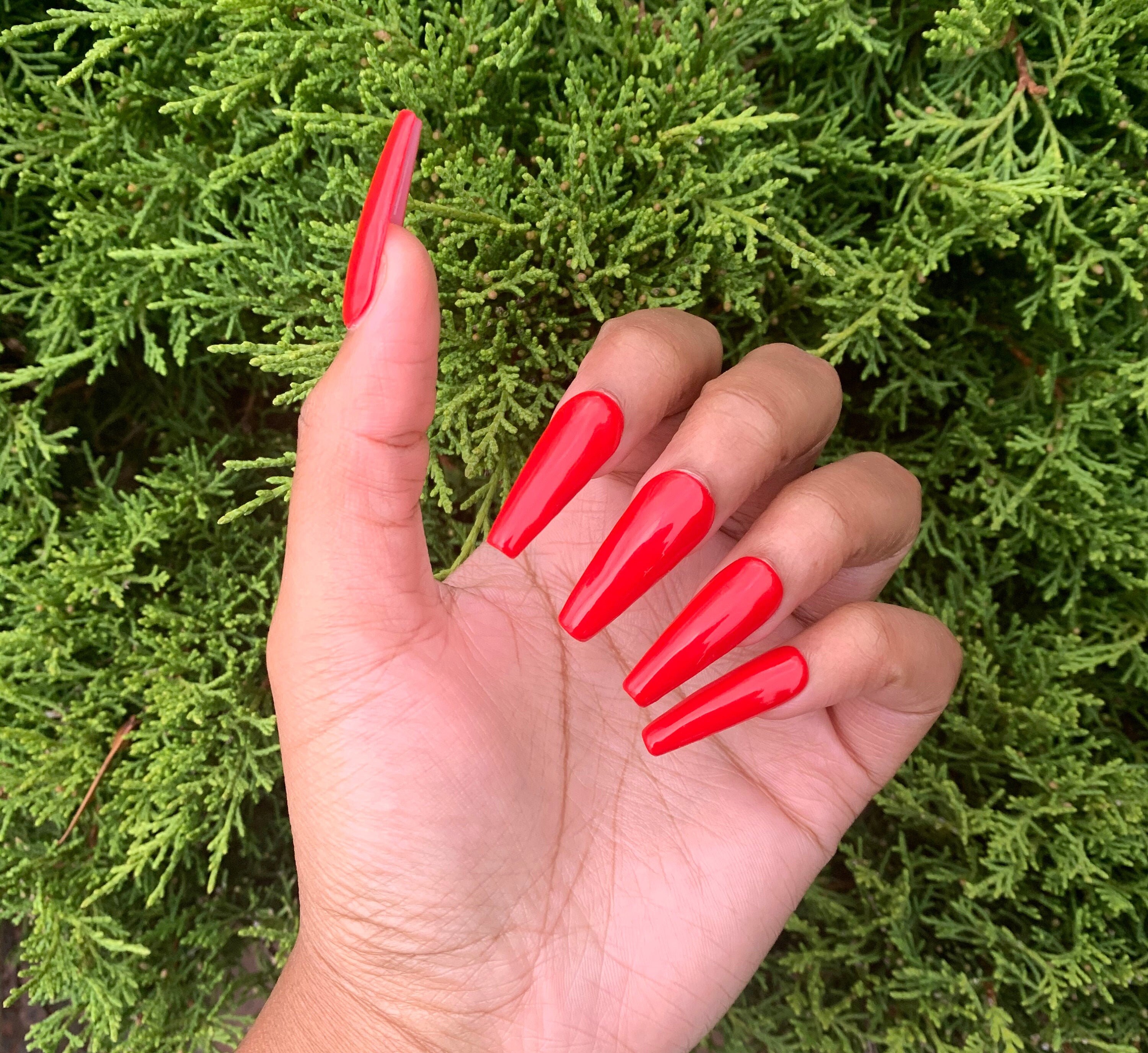 Rote Nagel Ballerina Form