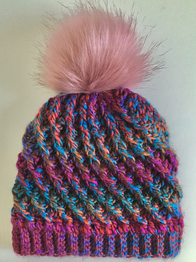 Bonnet Fait Main en Laine au Crochet avec Pompon Multicolore Violet Bleu Orange Tricot pour Enfant Homme Femme Unisex Follement Original image 2