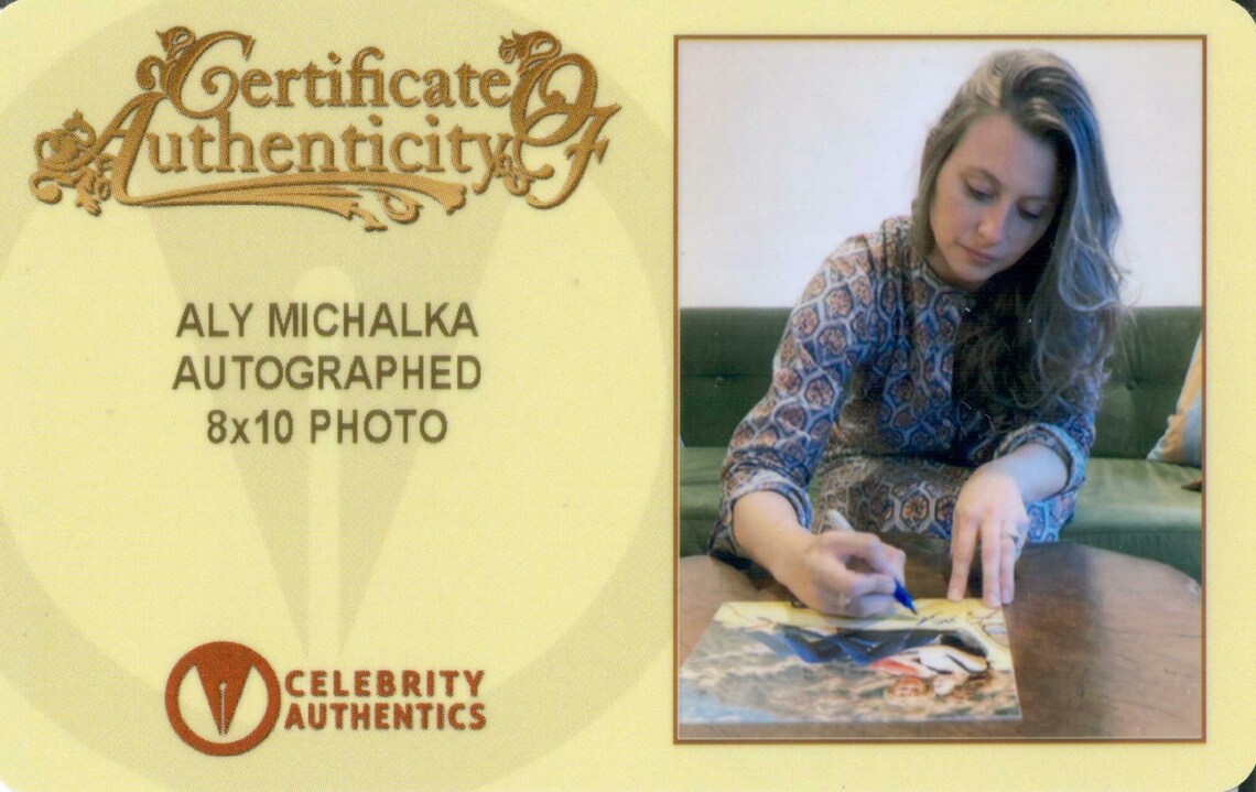 Aly Michalka easy A as Rhiannon Autographed 8x10 Photo Celebrity