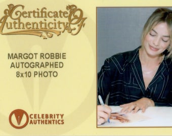 Margot Robbie Original Autographed 8x10 Signed Glamour Photo