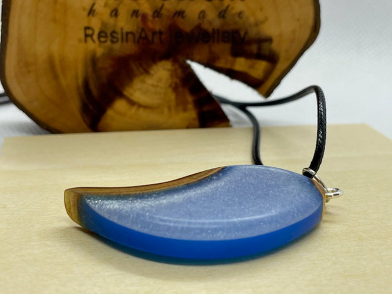 pendant wood and epoxy resin Chain