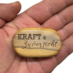 Hand flatterer POWER & CONFIDENCE made of olive wood oval personalized