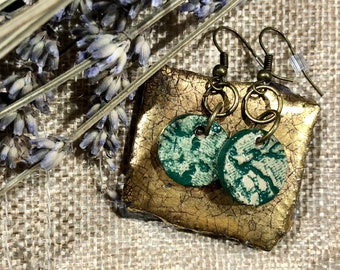 Wood Green Round Earrings