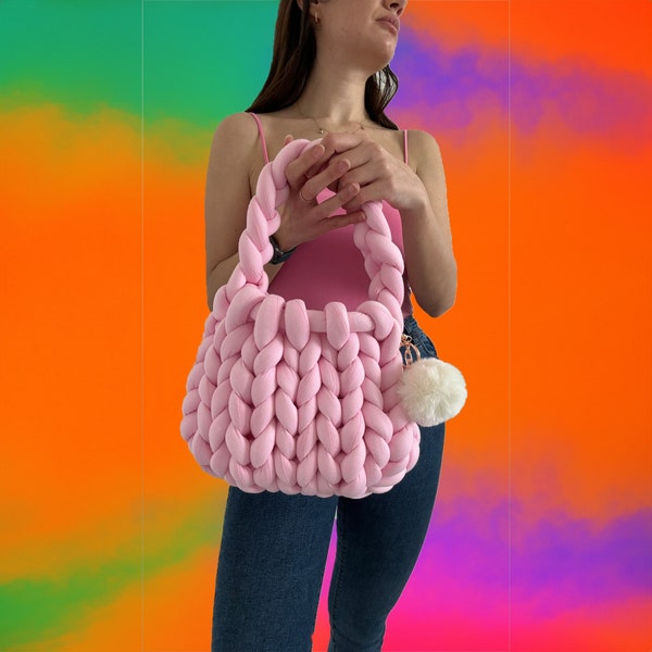 Elegante hellrosa Handtasche mit dickem Strickgarn Marshmallow Tasche gefertigt