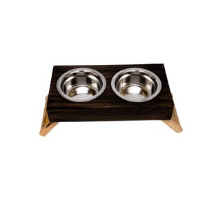 Comedero elevado para perros Country Living de madera de mango con dos cuencos de acero inoxidable, acabado marrón pulido imagen 4