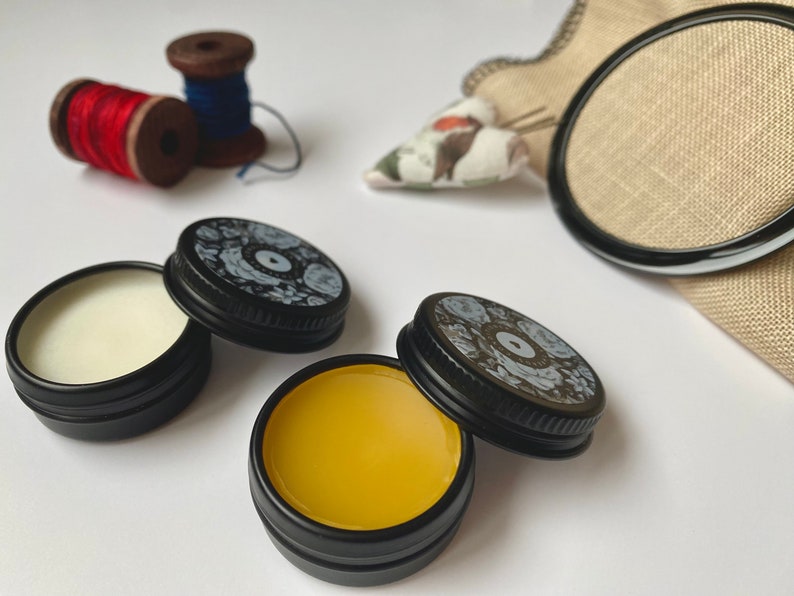 TRÅDVAX - Trådförbättrare - Trådglansförbättrare för broderi, korsstygn, nålsömnad eller sömnad tillverkad av sojavax (burk: svart) bild 3