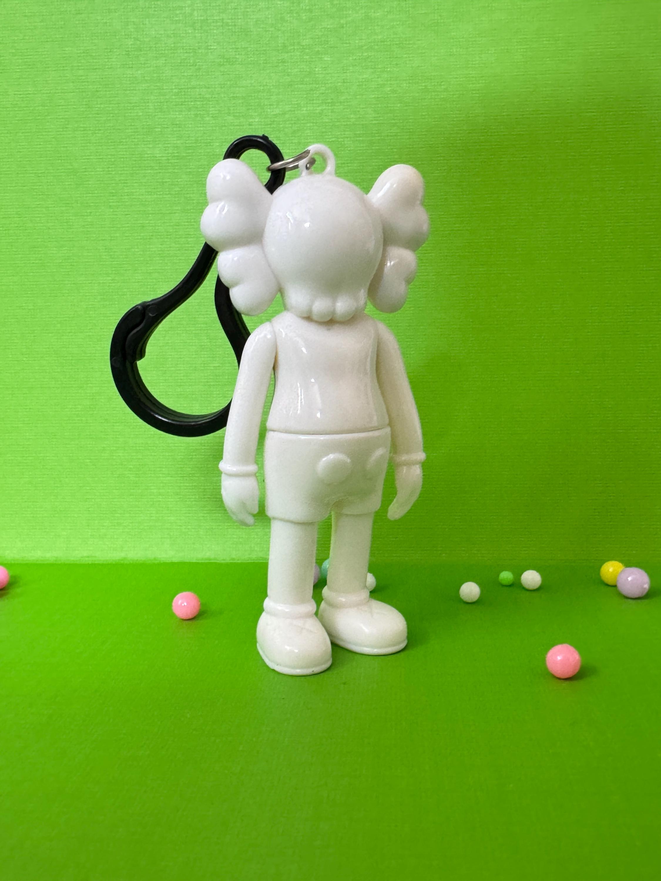 KAWS キーホルダー PASSING THROUGH Key Chain KAWS originalfake COMPANION 'KAWS TOKYO FIRST' Key holder