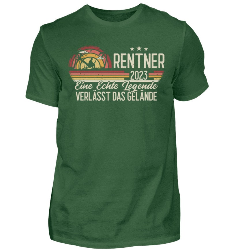 Rentner 2023 Shirt / Ruhestand Shirt / Eine echte Legende verlässt das Gelände / Lustiger Ruhestand Spruch Herren Shirt Dunkelgrün