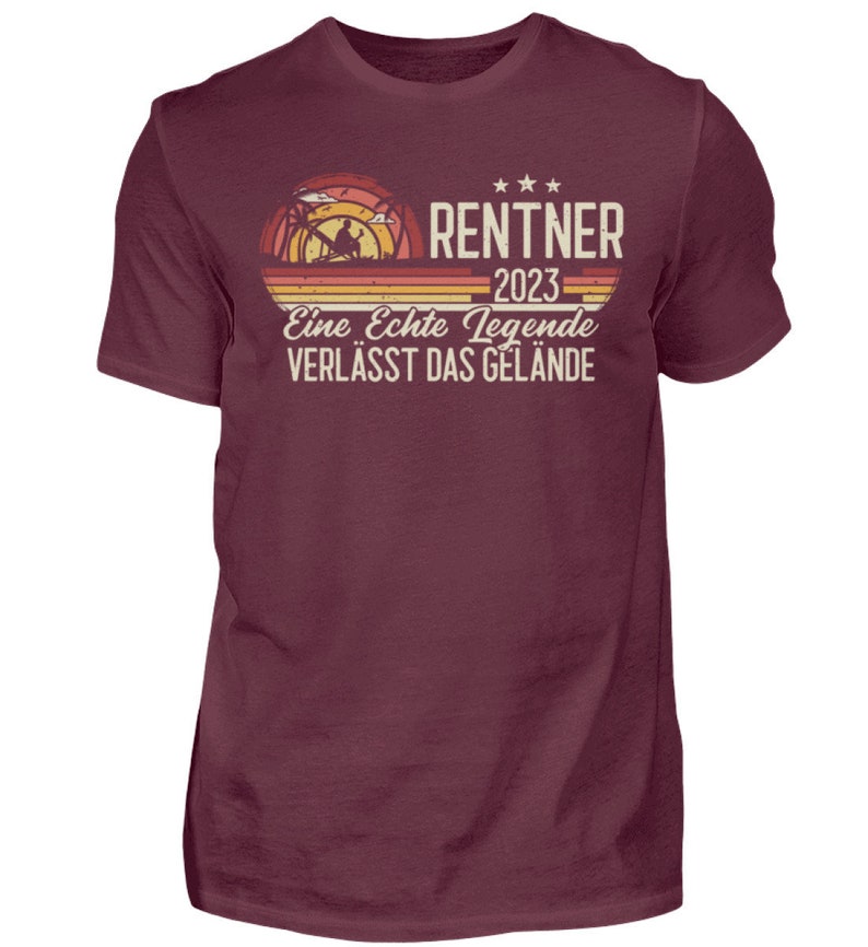 Rentner 2023 Shirt / Ruhestand Shirt / Eine echte Legende verlässt das Gelände / Lustiger Ruhestand Spruch Herren Shirt Burgundy