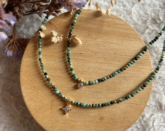 Collier turquoise africaine avec breloque strass