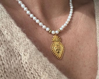freshwater pearl necklace and ex voto heart