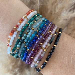 Elastic bracelet with semi-precious stones