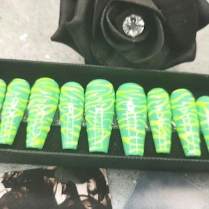 Green or Pink Neon Zebra print false ?press on nails