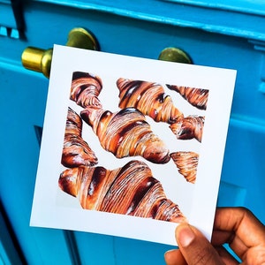 Carte croissants + enveloppe illustration viennoiserie crayons de couleur impression mate carte postale carrée croissant boulangerie